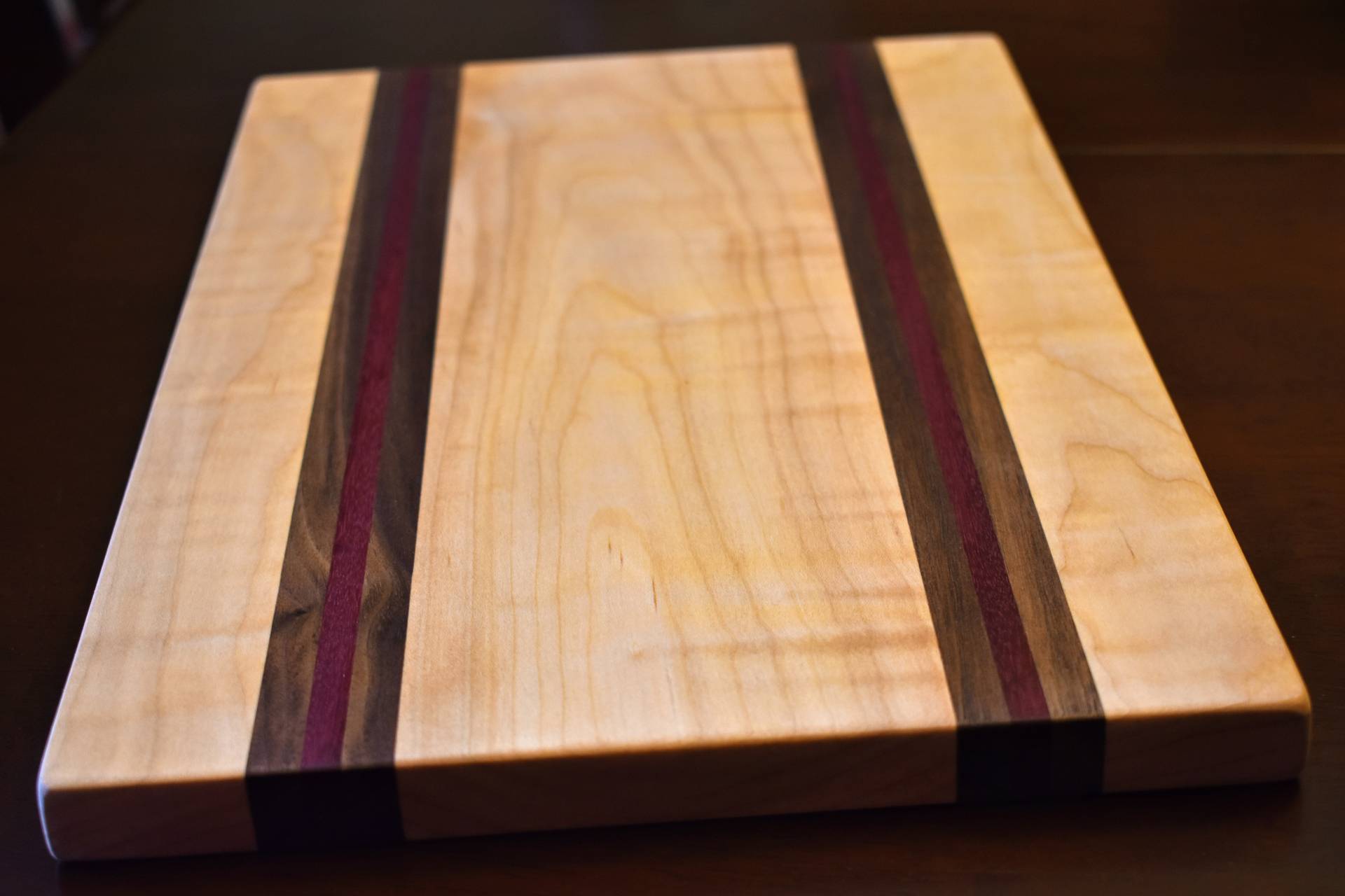 mothers-day-cutting-board-edge